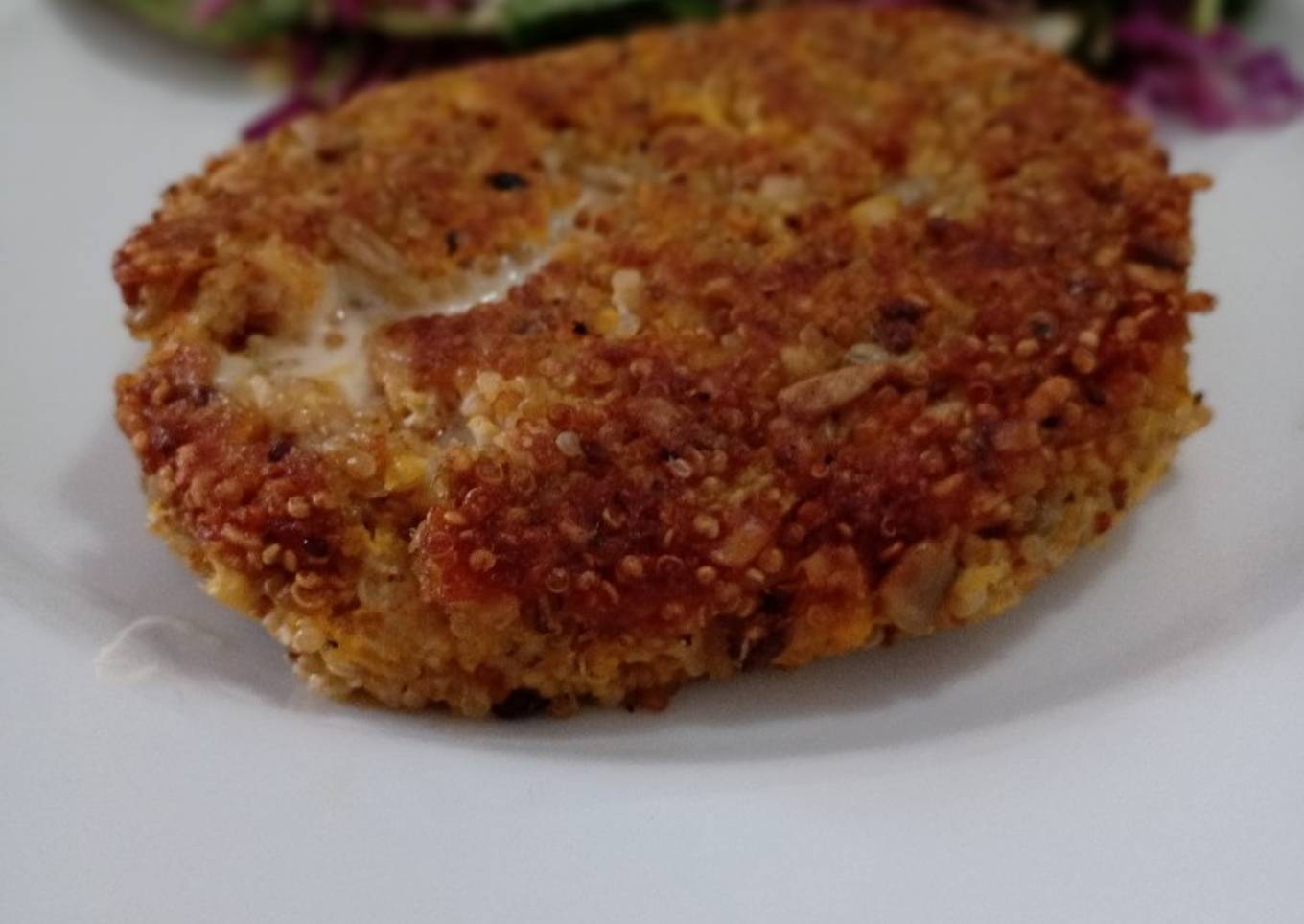 Hamburguesas de quinoa y calabaza rellenas de queso