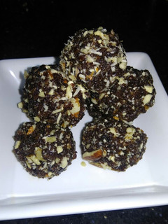 A picture of Dates-Dry Fruits Ladoo.