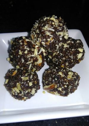 A picture of Dates-Dry Fruits Ladoo.