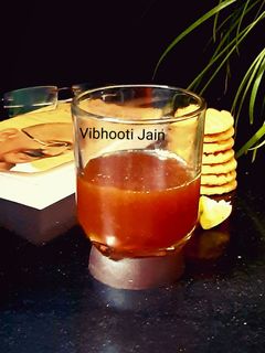 इम्यूनिटी बूस्टर हैल्दी ब्लैक टी/काढ़ा (immunity booster healthy black tea / kadha recipe in Hindi) रेसिपी मुख्य फोटो
