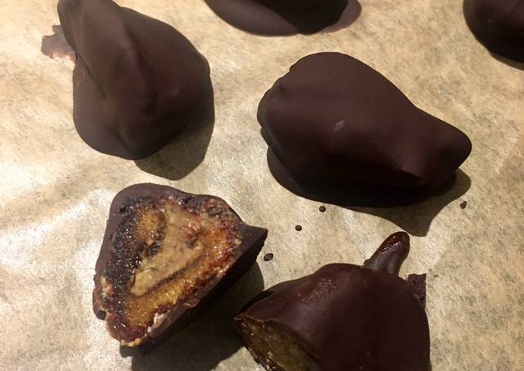 Recipe of Speedy Peanut Butter Stuffed Chocolate Coated Dates 😁❤️