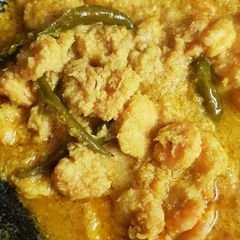 A picture of Bengali prawn curry.