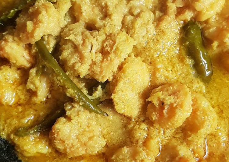 Recipe of Perfect Bengali prawn curry