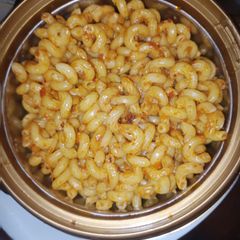 A picture of Jollof macaroni.