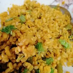 A picture of Moong dal with spring onion.