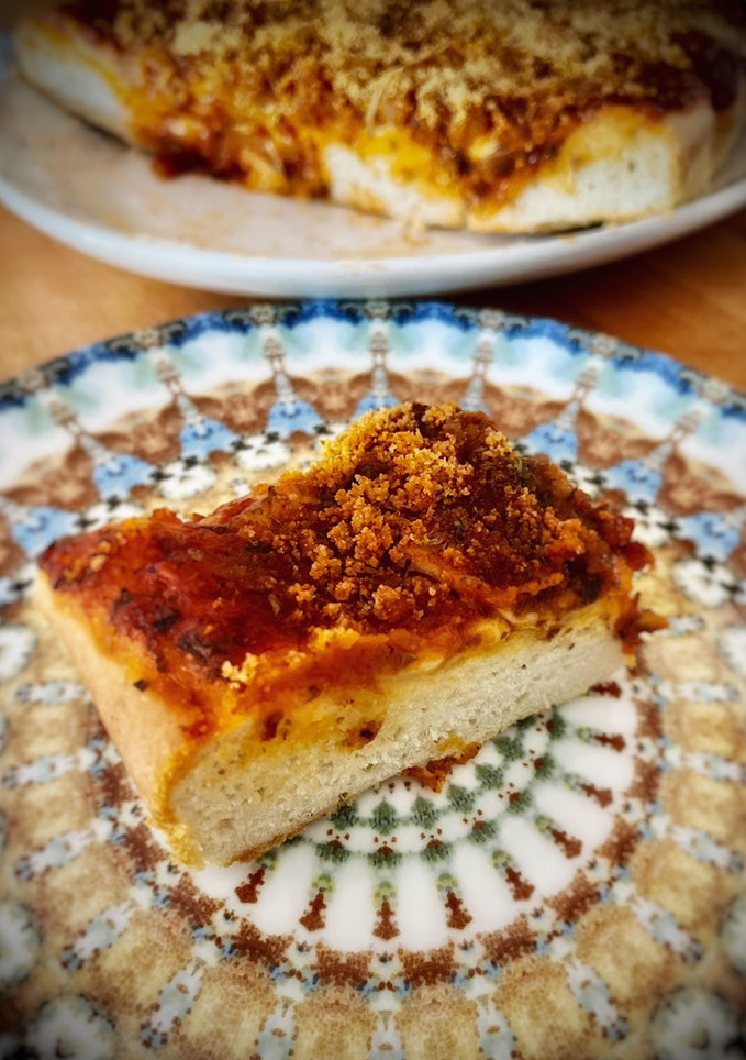 Una foto de Sfincione —la pizza siciliana—