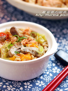 整顆番茄飯日式豪華版~味噌鮭魚野菇番茄飯 的食譜成品照片