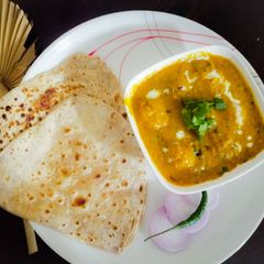 A picture of Dum aloo.