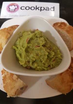 A picture of My Guacamole Dip. With some crusty Tiger Bread 😊.