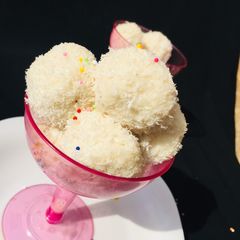 A picture of Coconut laddo.
