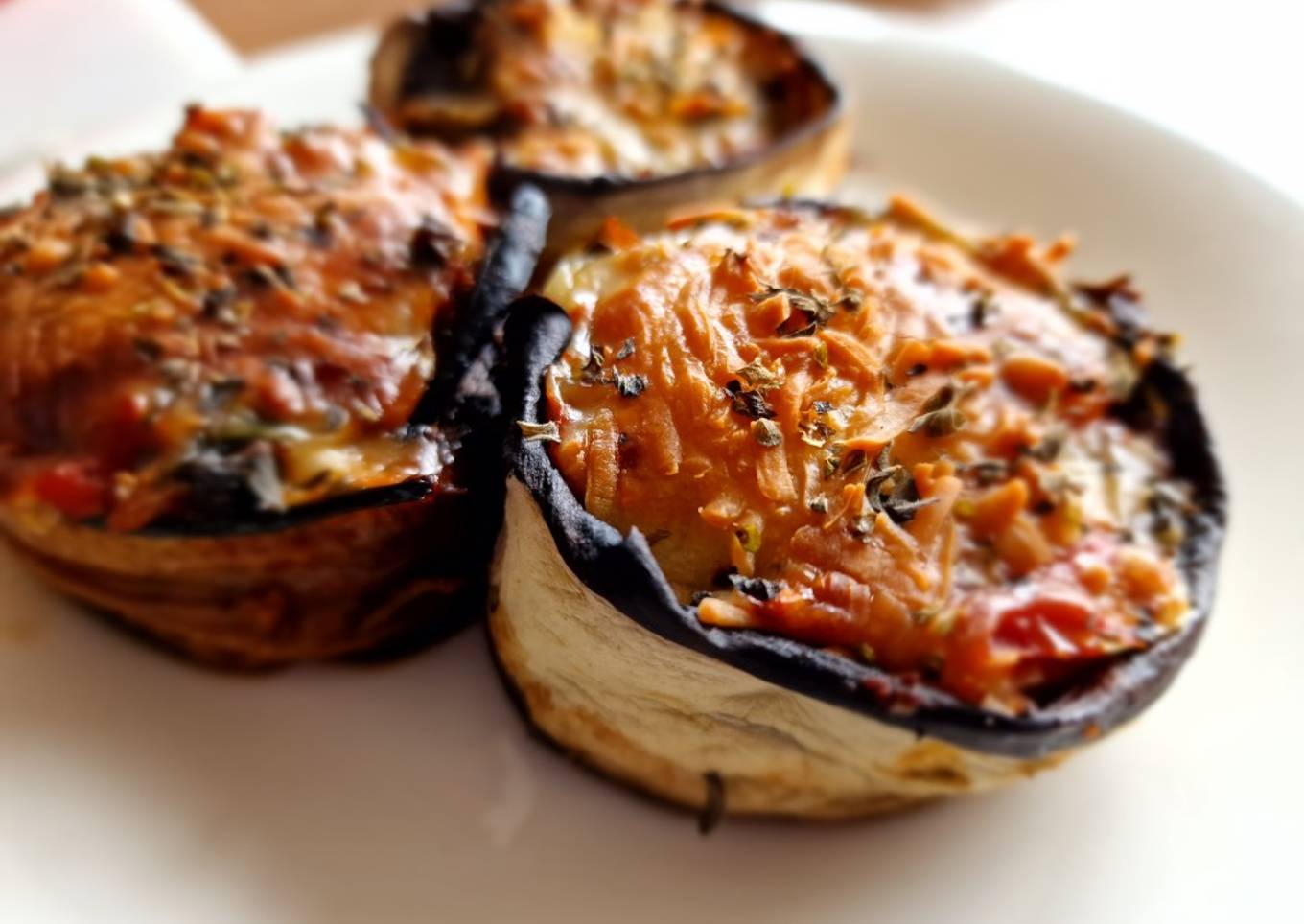 Muffins de berenjena y calabacín con verduritas y pollo