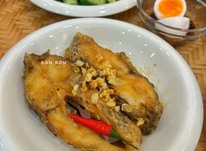 Hình của món Cá Rô Phi Chiên Giòn Sốt Mắm Tỏi.