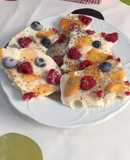 Helado de yogurt y frutas