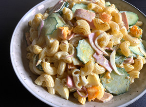 A picture of Curry Flavoured Pasta Salad.