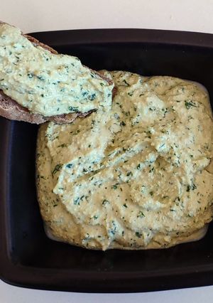 Une photo de Crème/tartinade de tofu aux herbes (vegan)