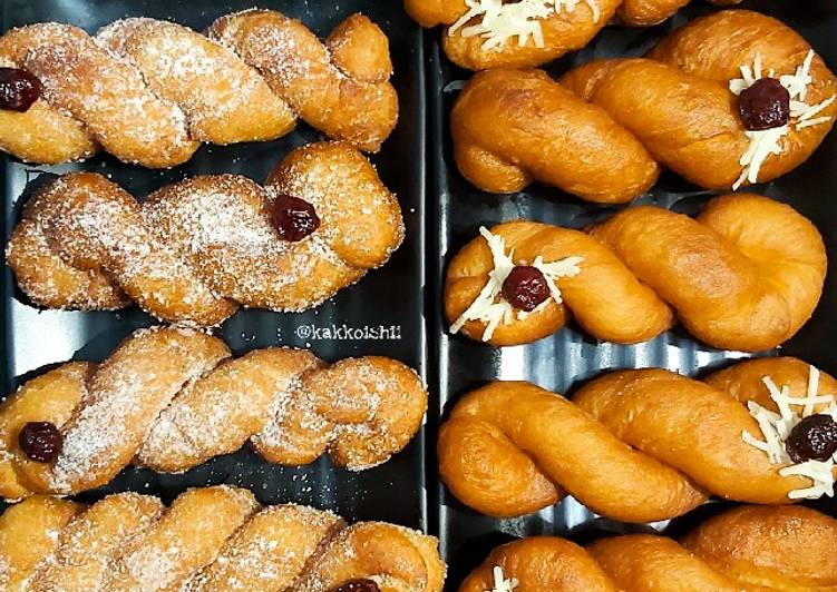 Langkah Mudah untuk Menyiapkan Kkwabaegi (Korean Twisted Doughnut) yang Bisa Manjain Lidah