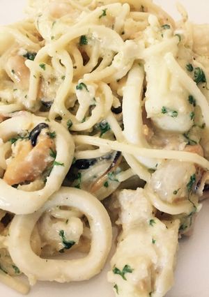 รูปของ Seafood pasta with white sauce