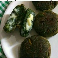 A picture of Cheese palak suji cutlet.
