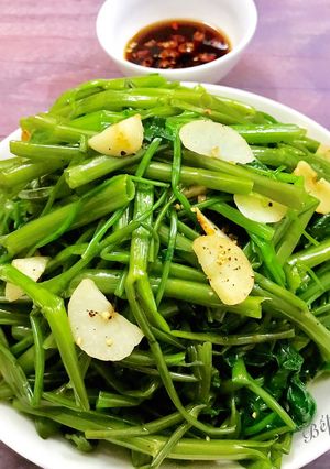 Hình của món Rau Muống Xào Tỏi.