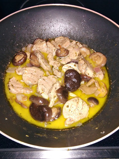 Una foto de Wok de solomillo de cerdo con Shiitake en salsa de Grana Padano