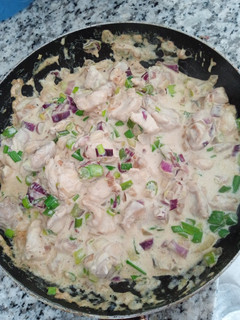 Una foto de Pollo al verdeo