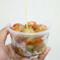 A picture of Cilok keju bumbu kacang.