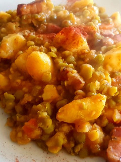 Una foto de Guiso de arvejas peladas.👨🍳