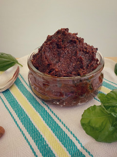 Foto di Pesto di pomodorini secchi sott’olio
