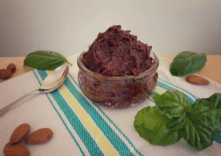 Recetta di Premiato Pesto di pomodorini secchi sott’olio