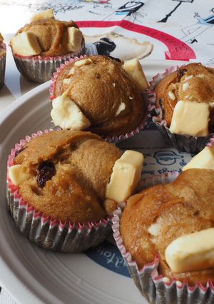 A picture of Brown sugar raisin cream cheese steamed bread.