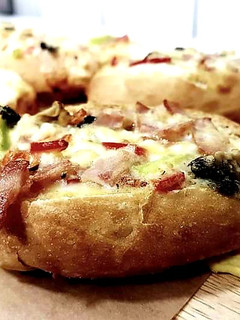 Φωτογραφία της συνταγής Πίτσα σε ψωμάκι! 🍕