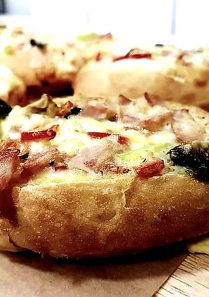 Φωτογραφία της συνταγής Πίτσα σε ψωμάκι! 🍕