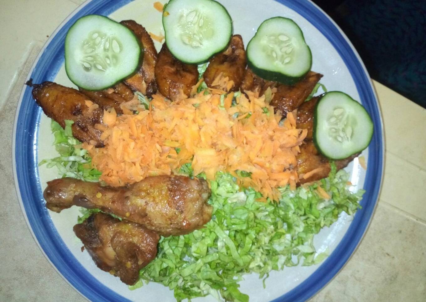 Salad wit fried chicken