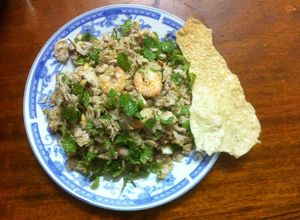 Hình của món Vả trộn Huế.