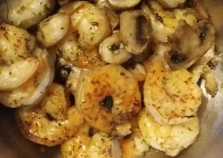 Recipe of Super Quick Shrimp and Mushrooms in Honey Wine Sauce