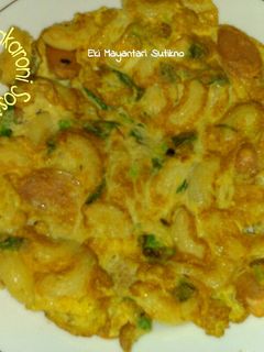 Foto resep Telur Dadar Makaroni Sosis #Pr_Pasta