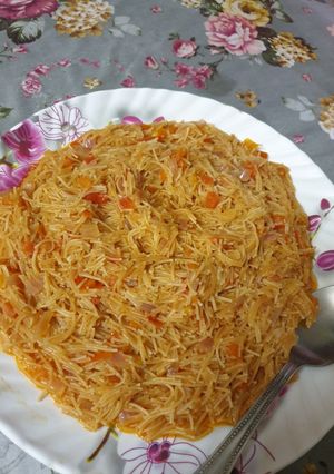 A picture of Namkeen seviyaan.