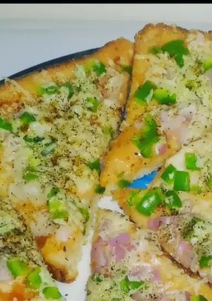 A picture of Open bread Pizza Sandwich.