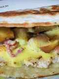 Taco burger de pollo con manzana, bacon y salsa miel mostaza