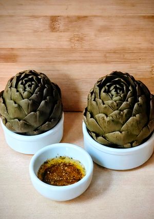 Una foto de Alcauciles sencillos y deliciosos 🌱 Alcachofas agroecológicas con adherezo sabroso 💚Pensar en verde