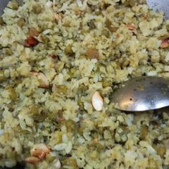 A picture of Banaras style choora (poha)matar.