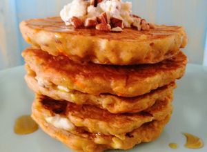 Una foto de Hot cakes pastel de zanahoria (carrot cake)🥕🥞