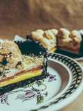 Tort z mango, lemon curdem i ptysiami