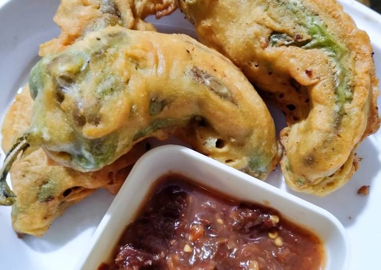 Recipe of Any-night-of-the-week Aloo bhari mirchi pakora