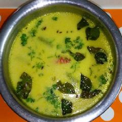 A picture of Kadhi Gole-maharashtrian style kadhi gatta.