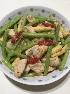 四季豆炒去皮雞胸肉(10分鐘料理) 的食譜成品照片