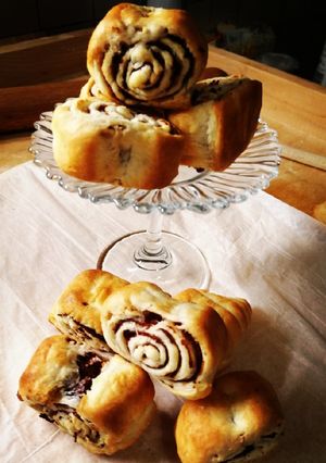 Foto di Riccioli di pasta sfoglia e bresaola