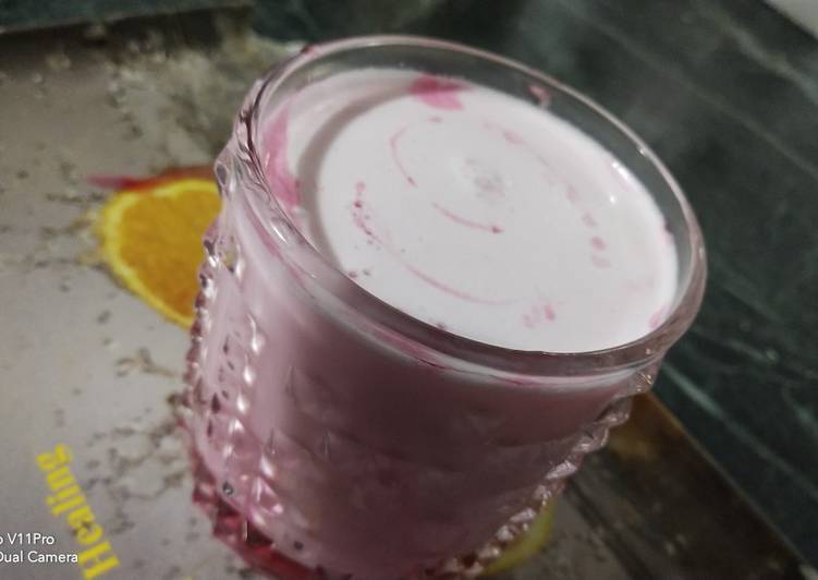 How to Make Quick Rooh Afza milkshake
