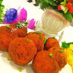 Mashed potato balls A picture of Mashed potato balls.