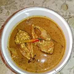 A picture of Hilsa with Yogurt | দই ইলিশ | the Bong way!.